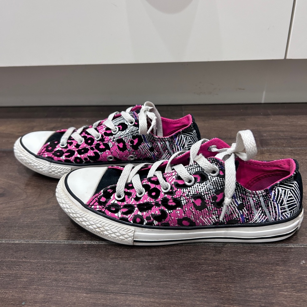 Kids Pink Leopard Low-Top Canvas Sneakers